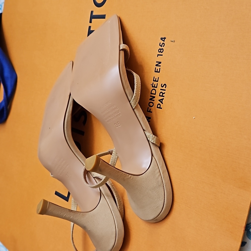 Alias Mae heels - Picture 3 of 3